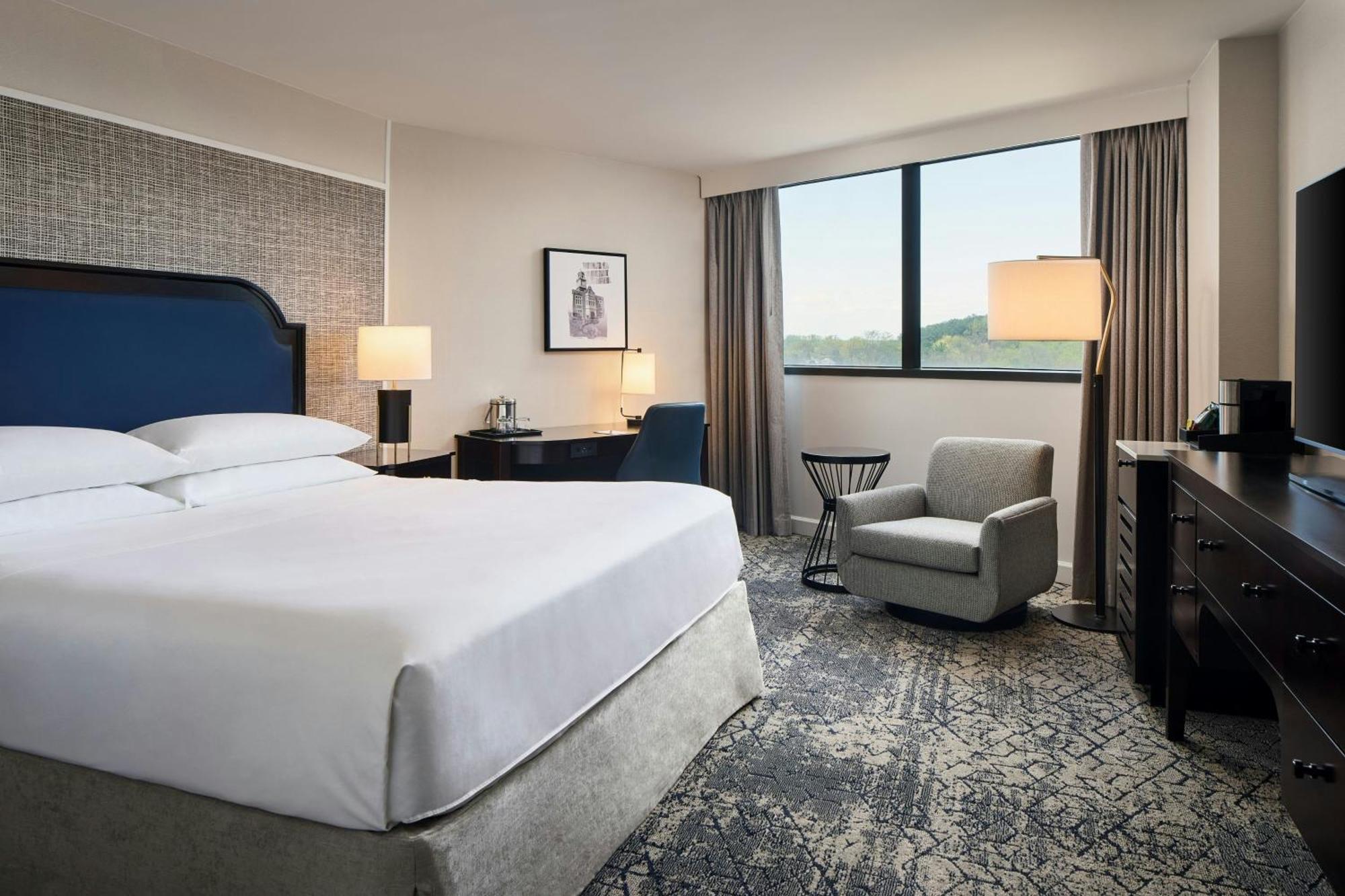 Sheraton Baltimore North Towson Exterior photo